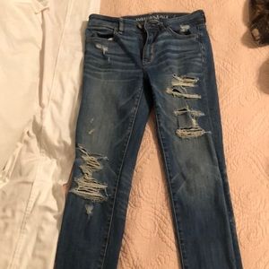American Eagle distressed hi-rise jegging